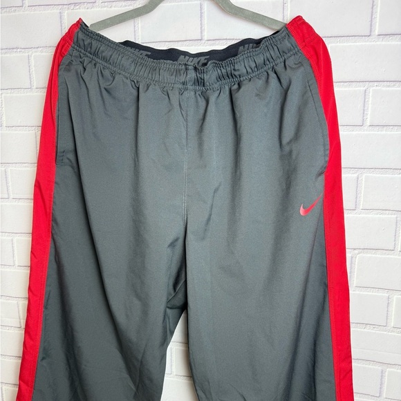 NIKE DRI-FIT Men's gray and Crimson Joggers/size XL - Picture 4 of 10